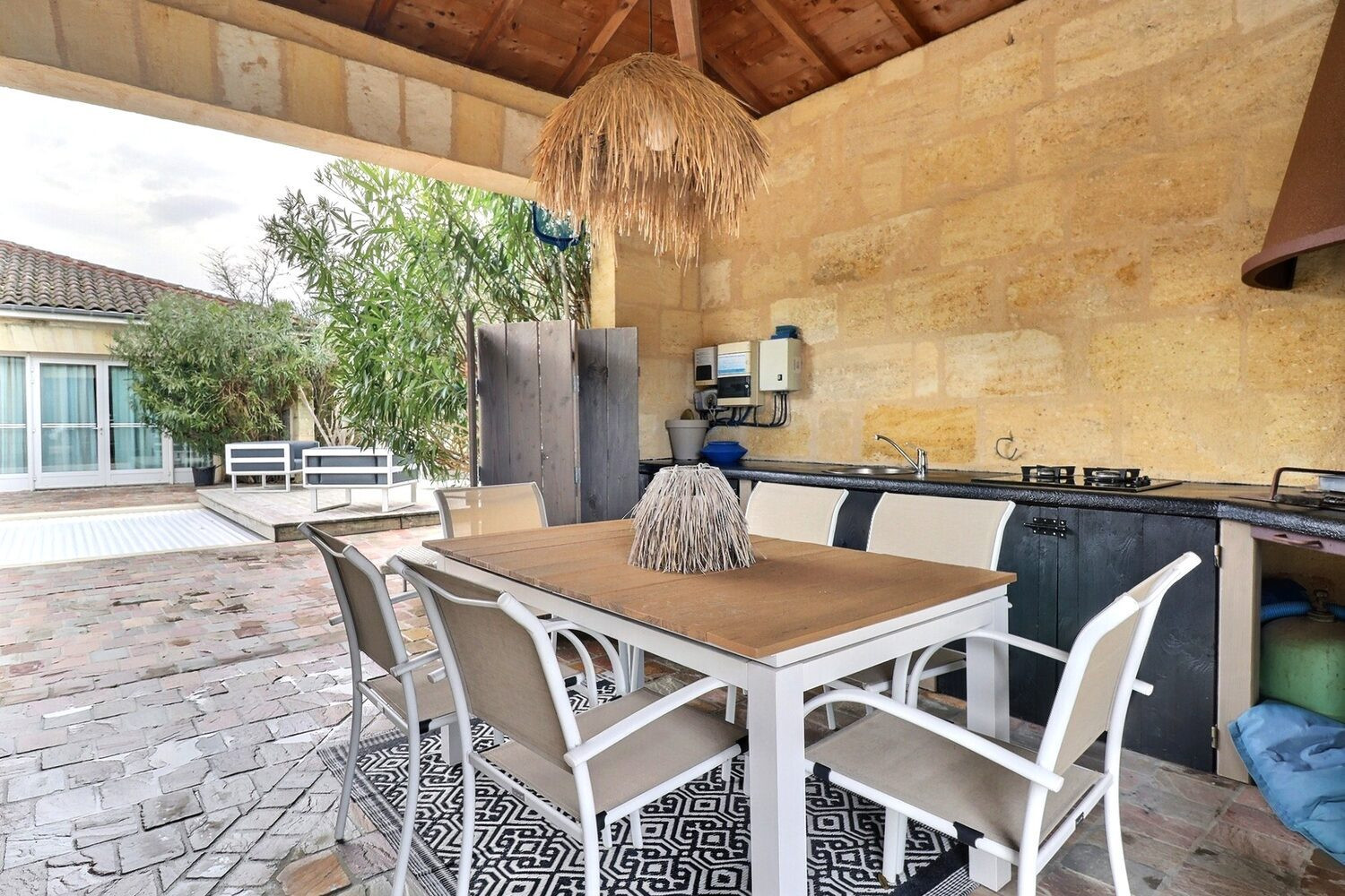 
                                                Vente
                                                 Maison de caractère avec salle de réception