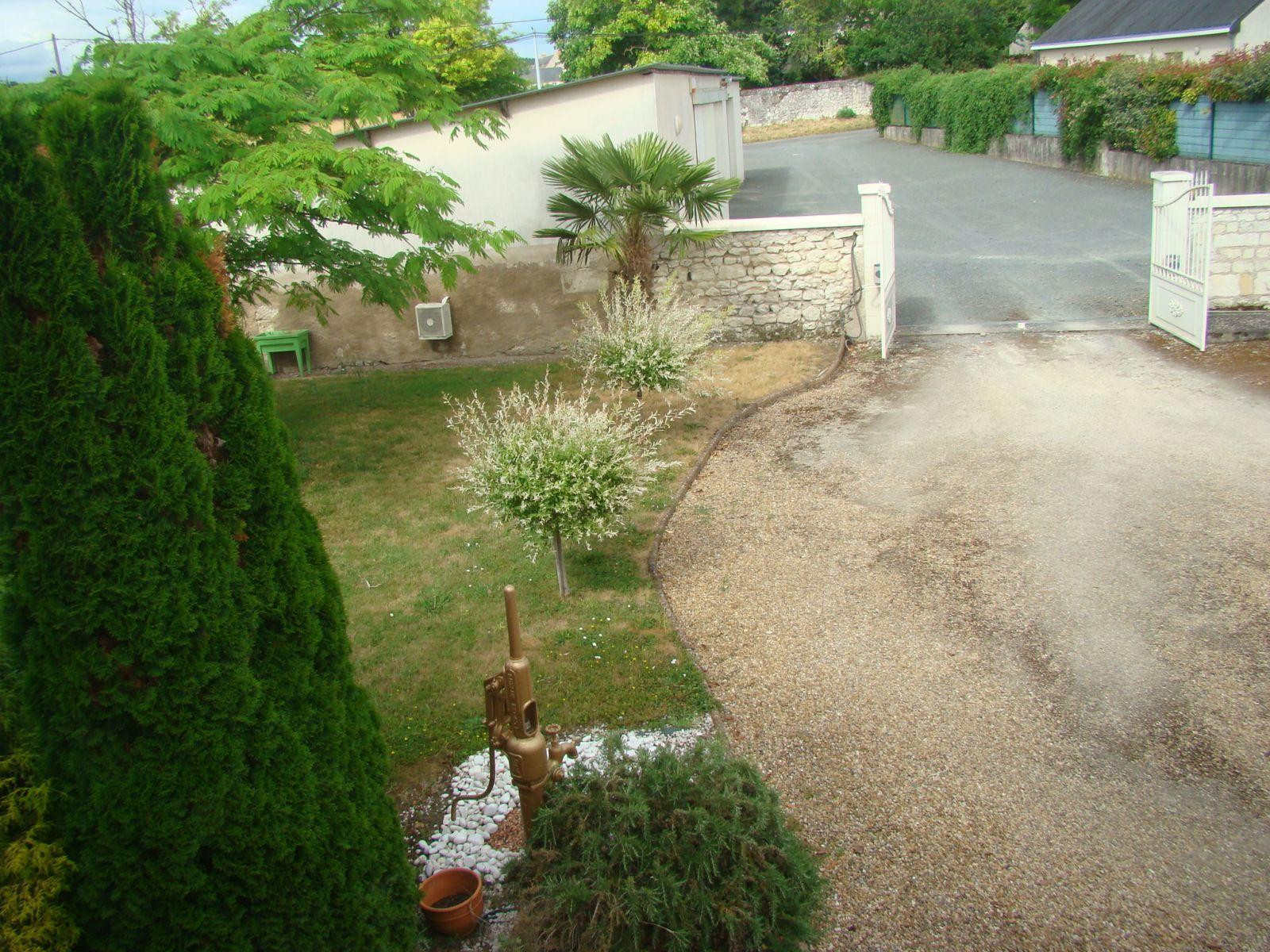
                                                Location
                                                 Maison de caractère dans bourg d'un village