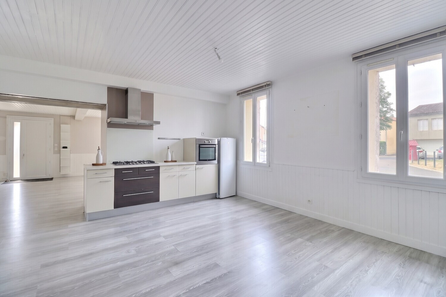 
                                                Vente
                                                 Maison de caractère en pierre avec dépendance