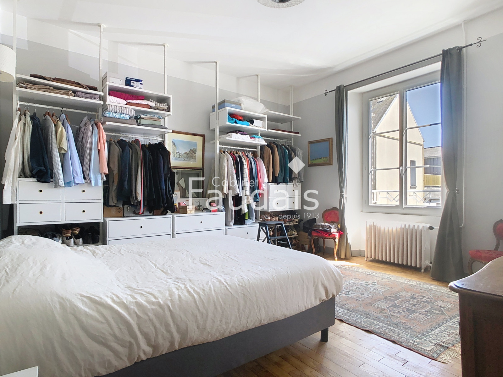 
                                                Vente
                                                 Maison de caractère en pierre proche commerces et écoles, en