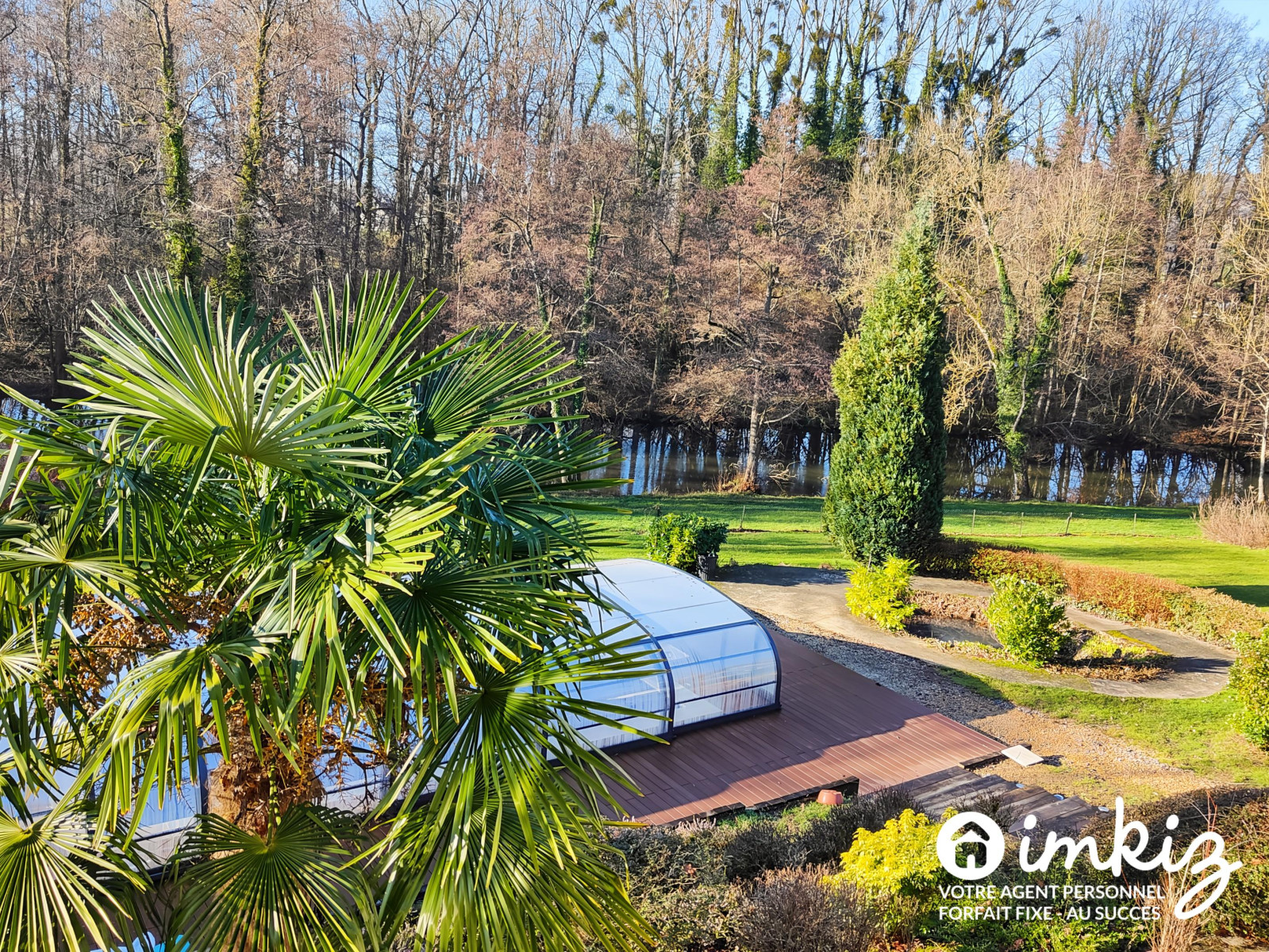 
                                                Vente
                                                 Maison de caractère - Piscine  et parc  paysager