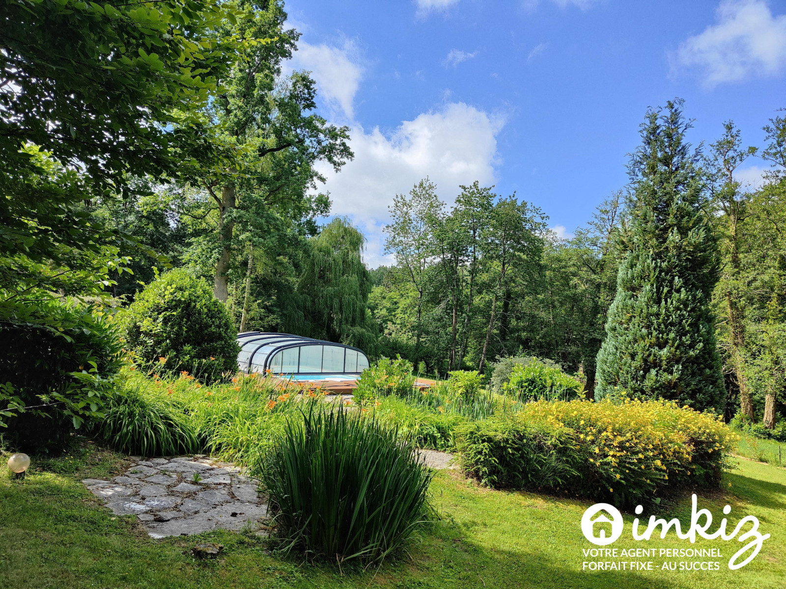 
                                                Vente
                                                 Maison de caractère - Piscine  et parc  paysager