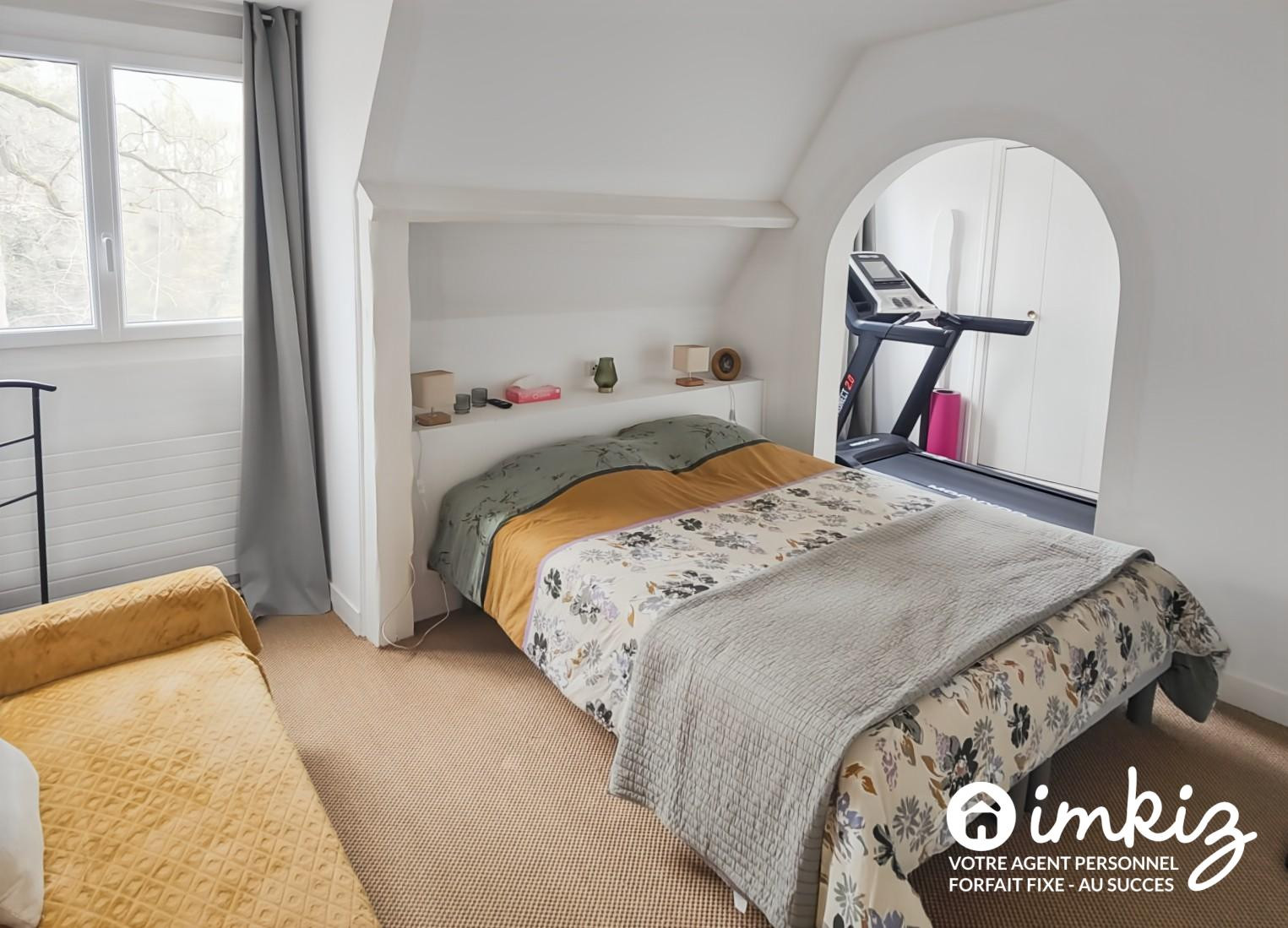 
                                                Vente
                                                 Maison de caractère - Piscine  et parc  paysager