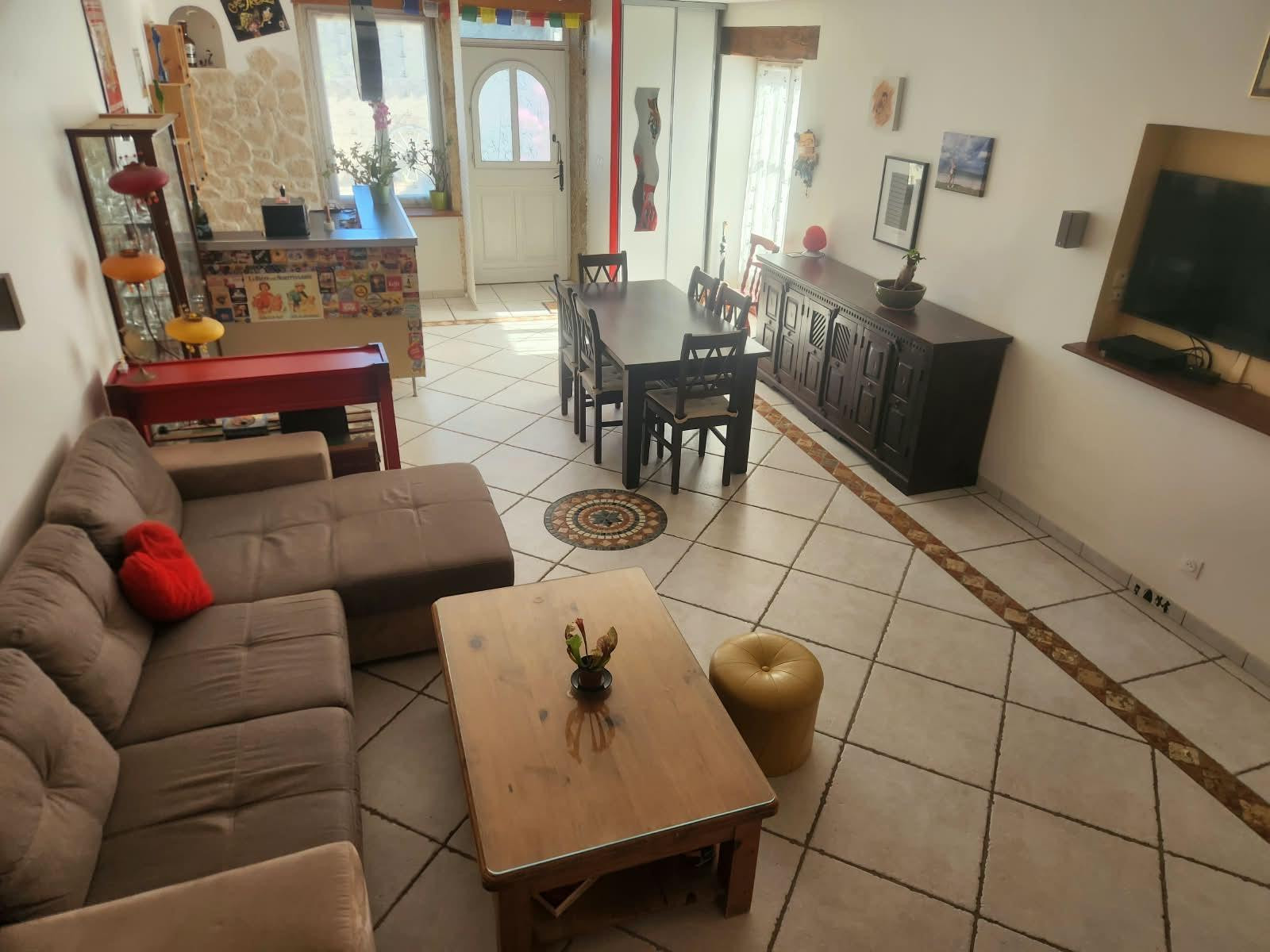 
                                                Vente
                                                 Maison de caractère — rénovée, aucun travaux !