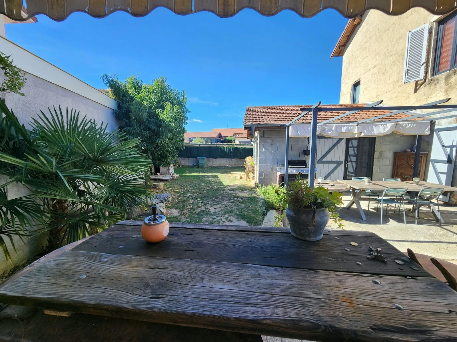 
                                                Vente
                                                 Maison de caractère — rénovée, aucun travaux !