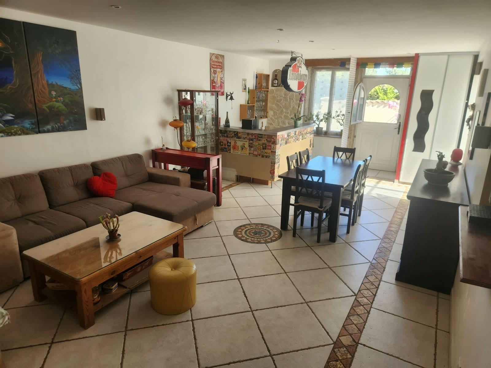 
                                                Vente
                                                 Maison de caractère — rénovée, aucun travaux !