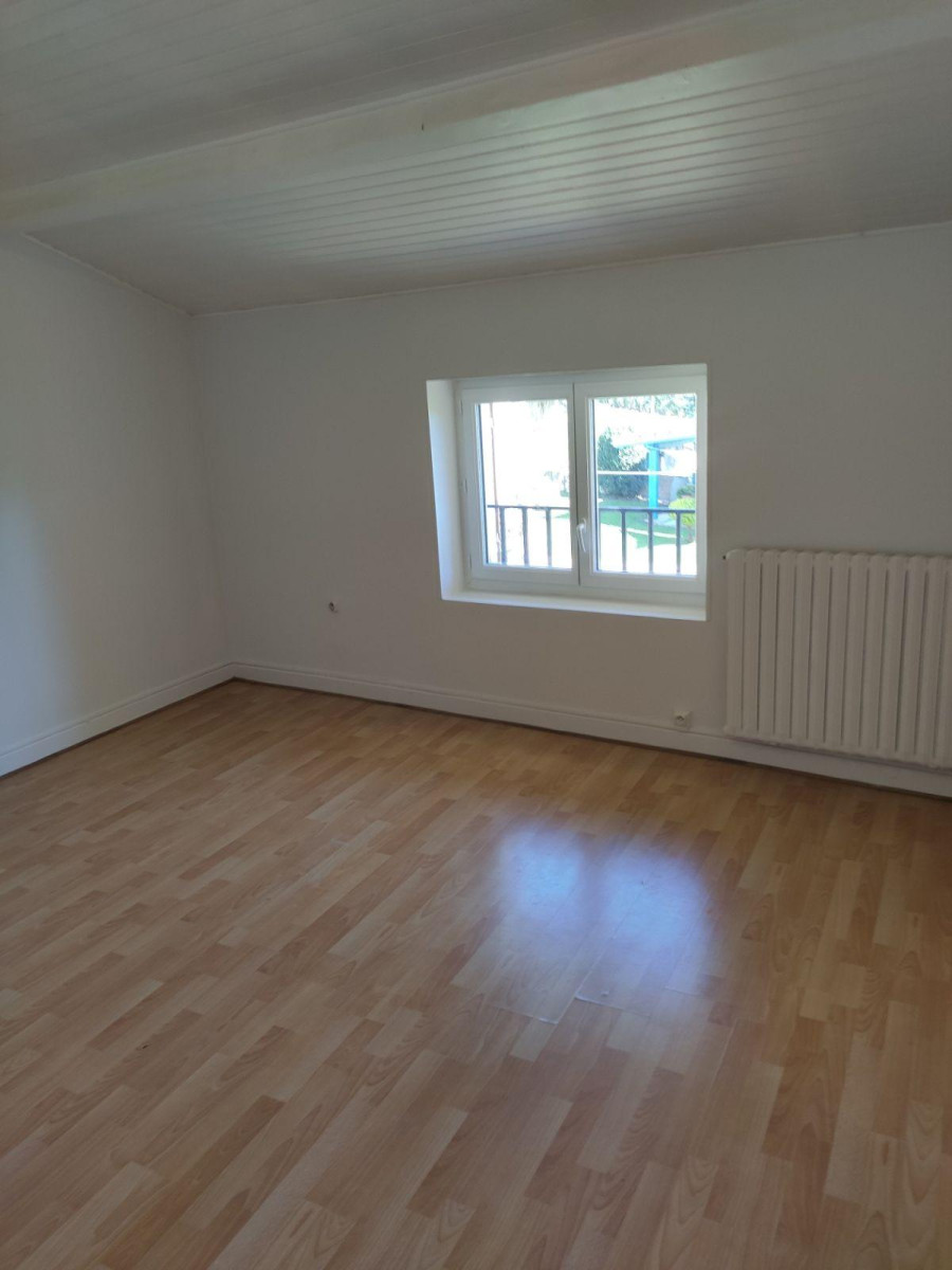 
                                                Location
                                                 Maison de charme 5 pièces 135 m2