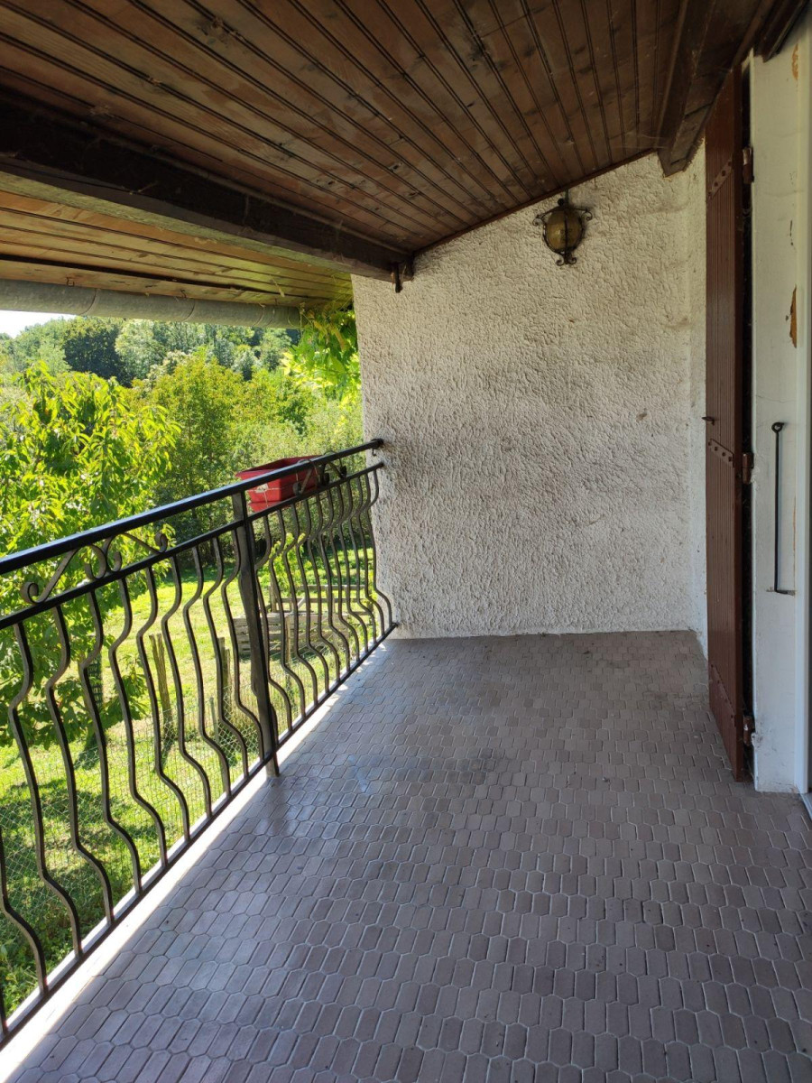 
                                                Location
                                                 Maison de charme dans un cadre verdoyant