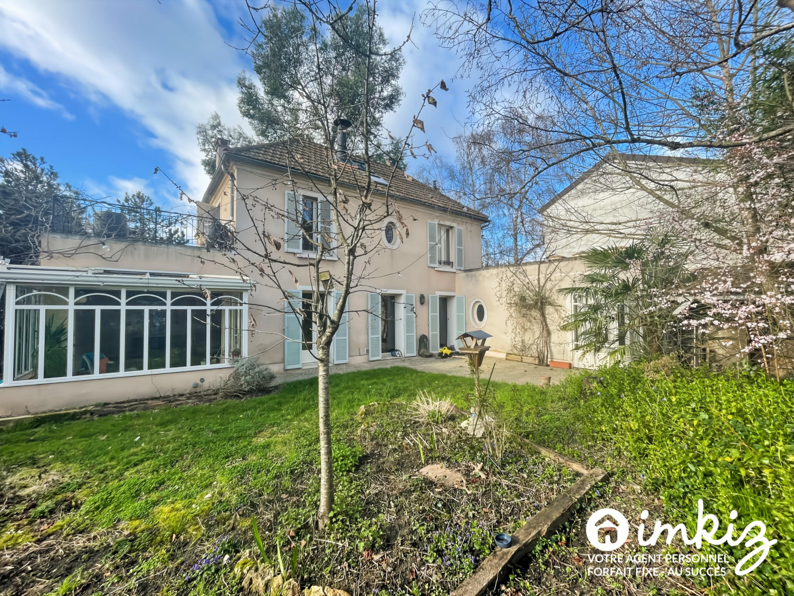 
                                                Vente
                                                 Maison de charme proche commerces et transports