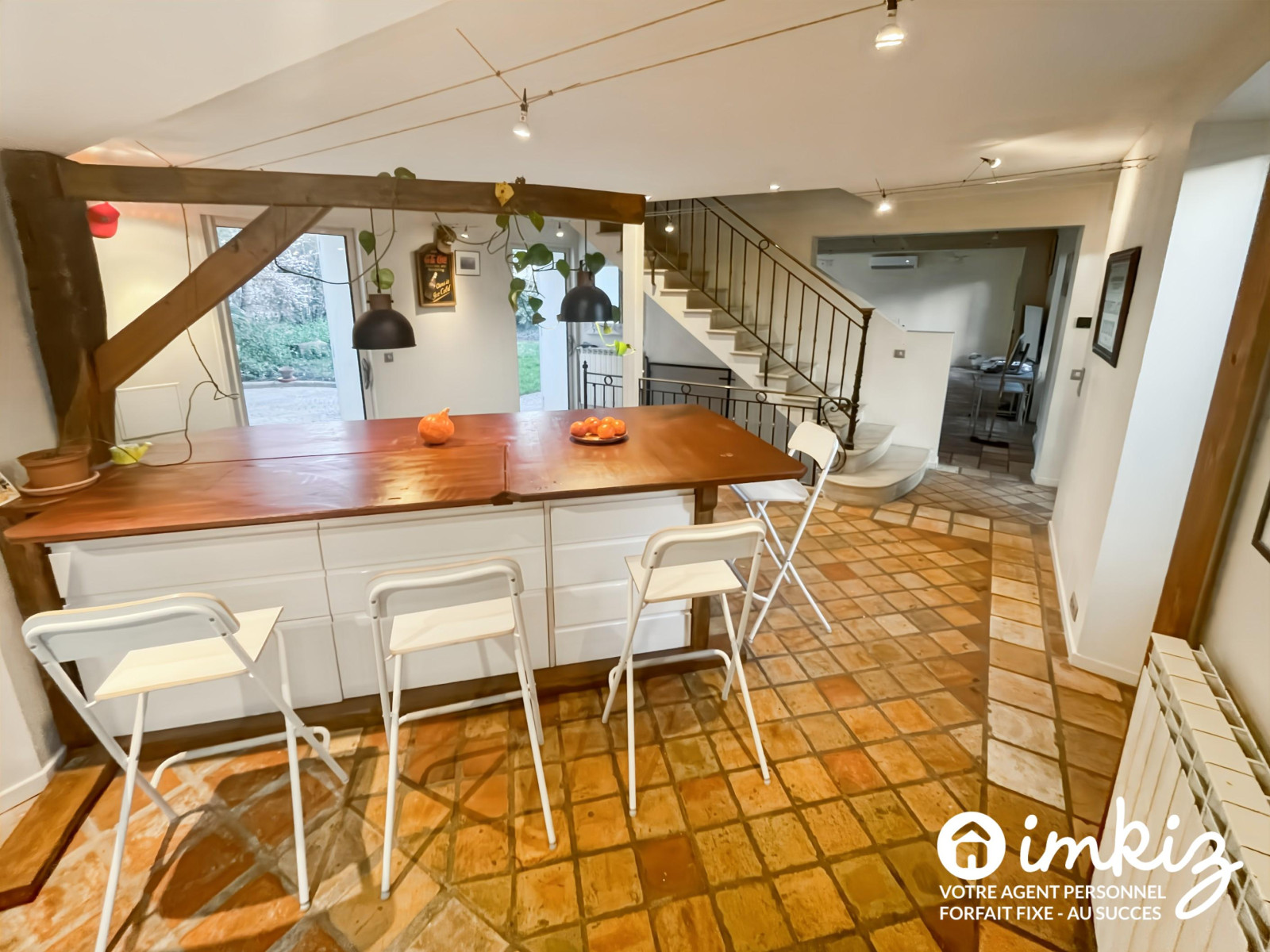 
                                                Vente
                                                 Maison de charme proche commerces et transports