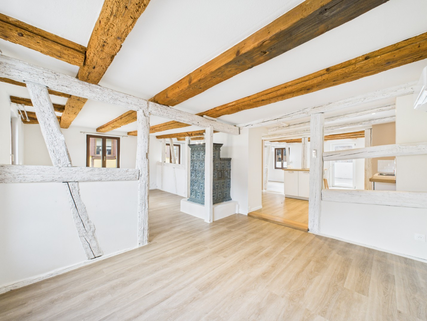 Vente
                                                 Maison de charme rénovée, 142m2, terrasse, garages