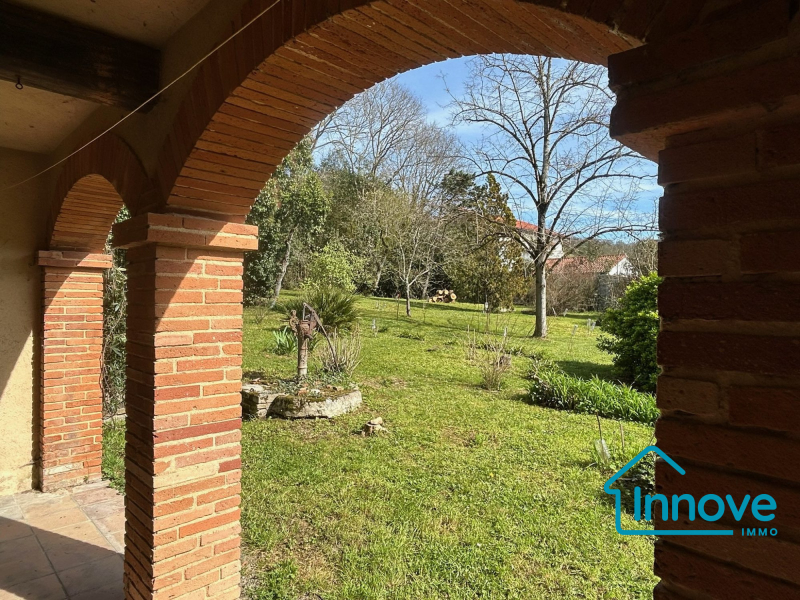 
                                                Vente
                                                 Maison de famille à rénover au coeur de Pompignan