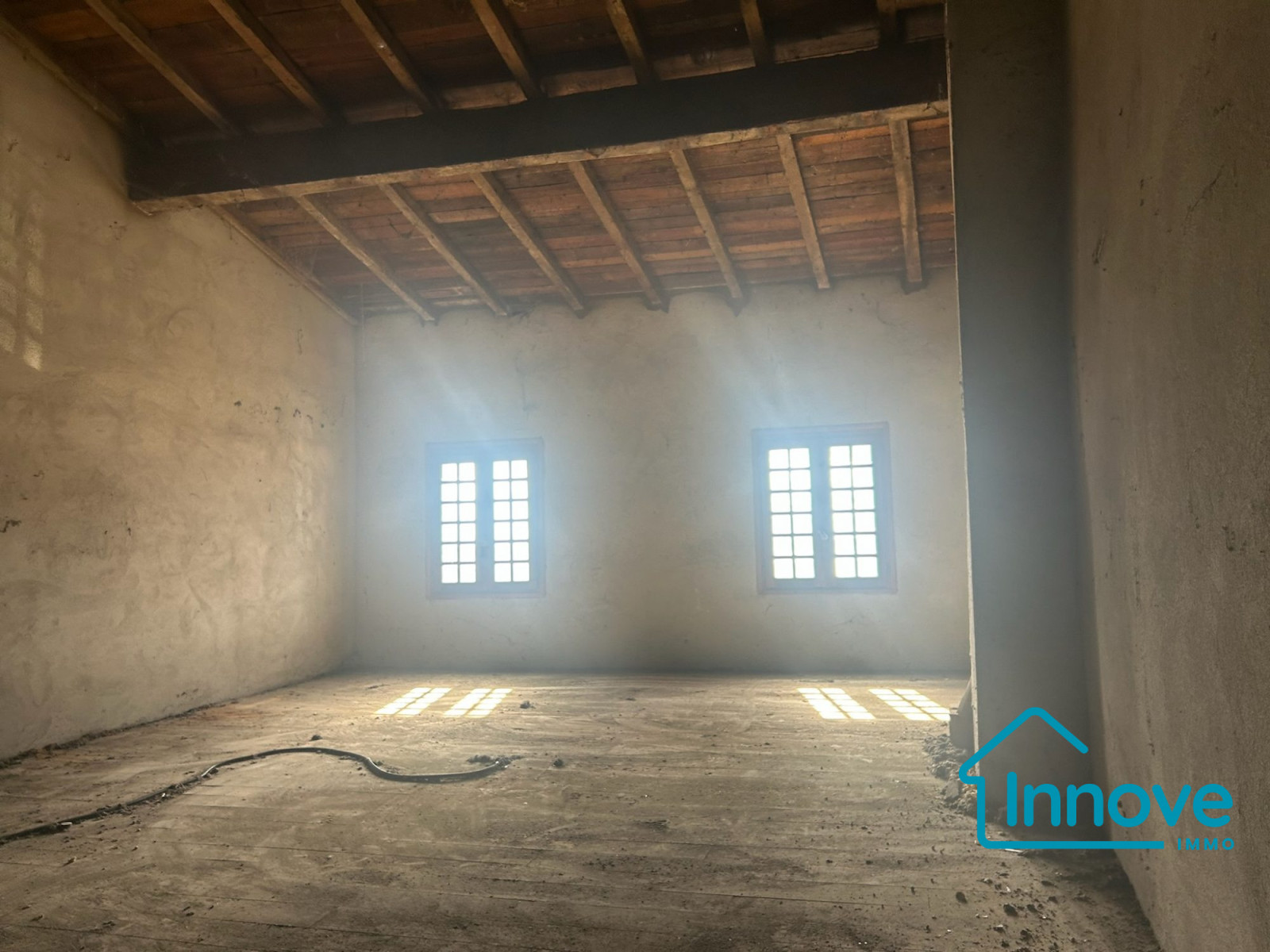 
                                                Vente
                                                 Maison de famille à rénover au coeur de Pompignan