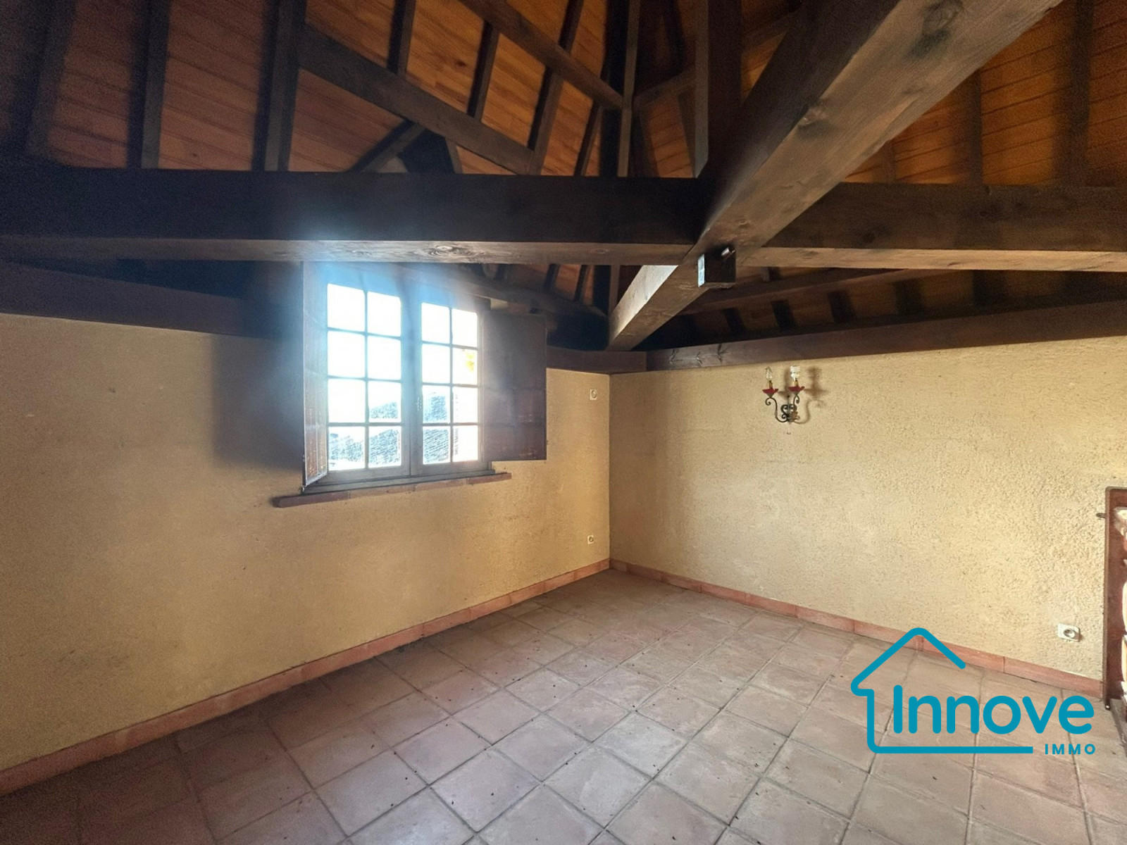 
                                                Vente
                                                 Maison de famille à rénover au coeur de Pompignan