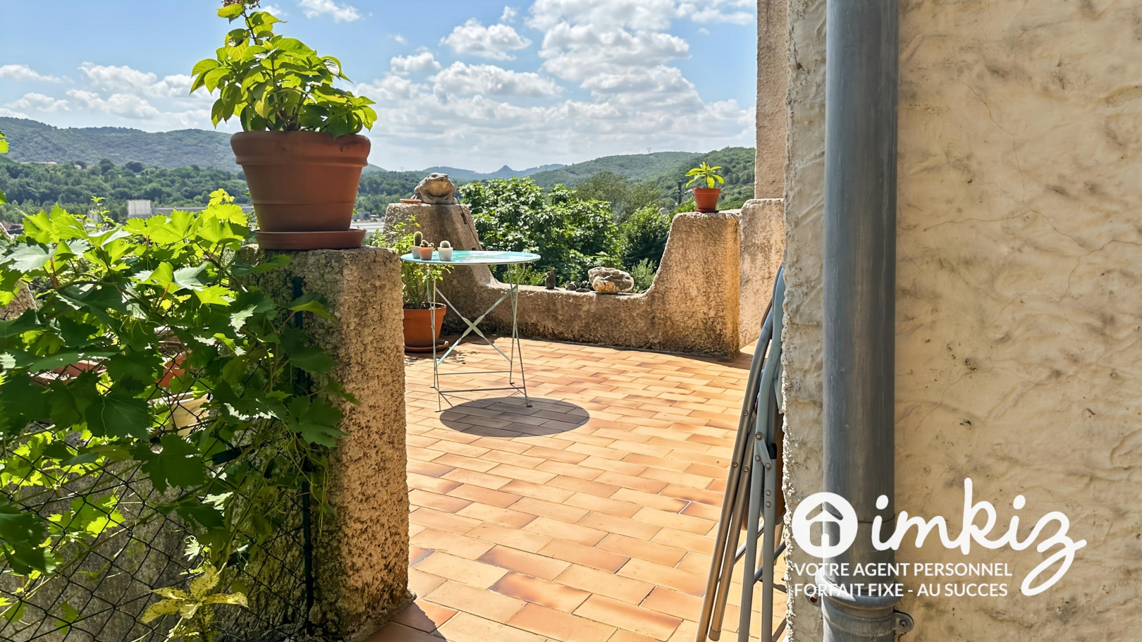 
                                                Vente
                                                 Maison de maçon au coeur de la nature