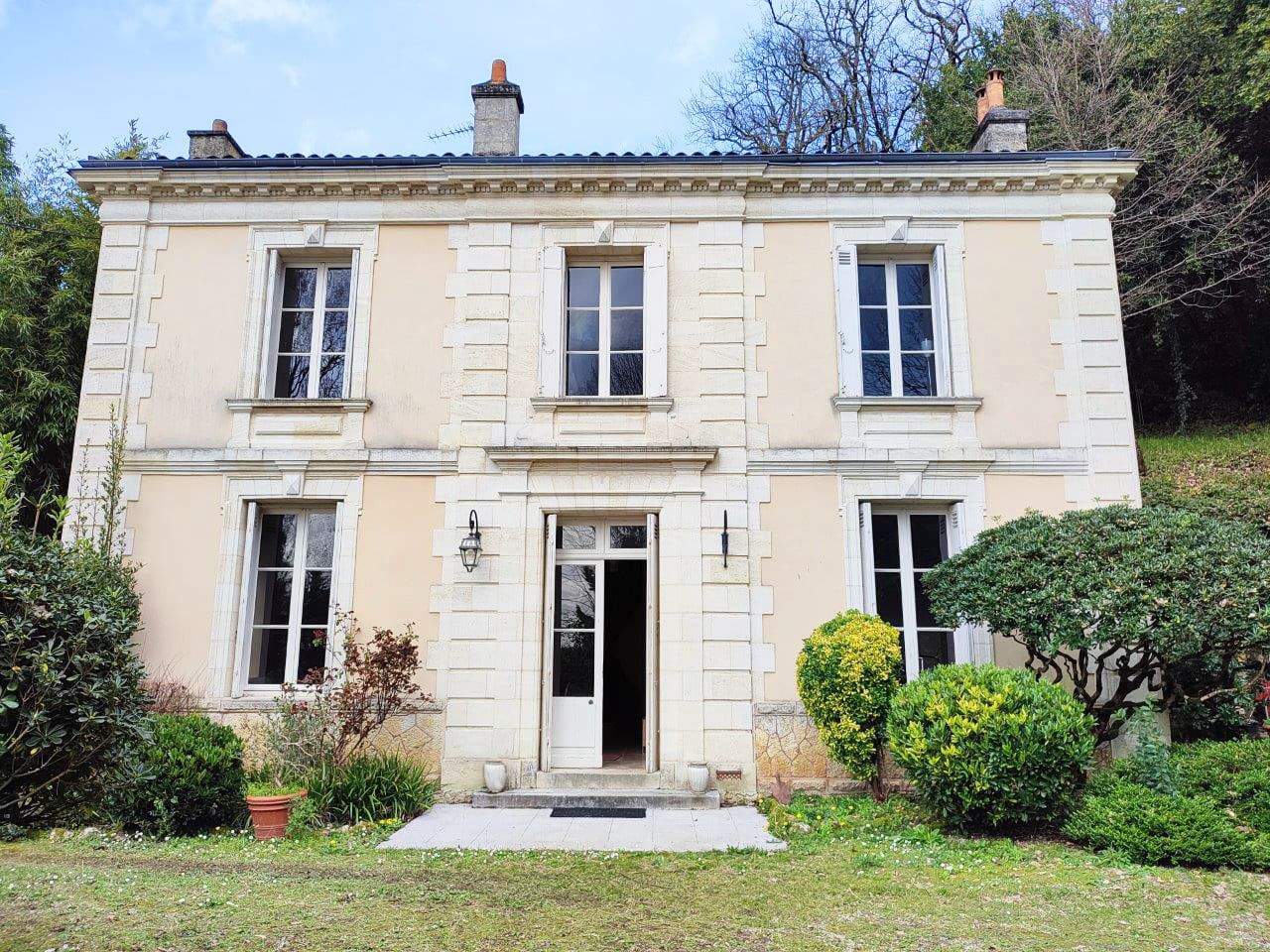 
                                                Vente
                                                 Maison de Maitre Cambes