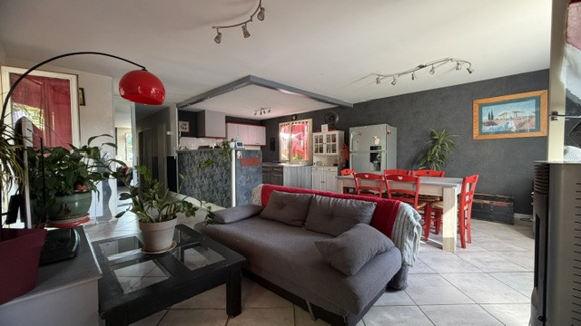 
                                                Vente
                                                 MAISON DE PLAIN-PIED 115 m² • 1 285 m² DE TERRAIN • 5 PIECES - PISCINE/TERRAIN PETANQUE