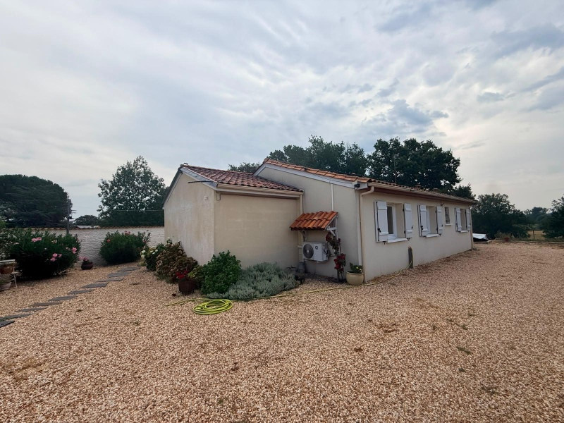 
                                                Vente
                                                 Maison de plain-pied - 3 chambres - garage - climatisation