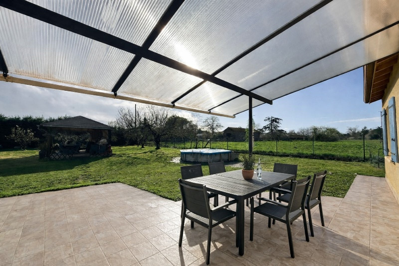 
                                                Vente
                                                 Maison de plain-pied, 3ch, studio indépendant, tout à l'égout