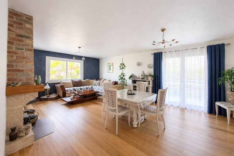 
                                                Vente
                                                 Maison de plain-pied, 3ch, studio indépendant, tout à l'égout