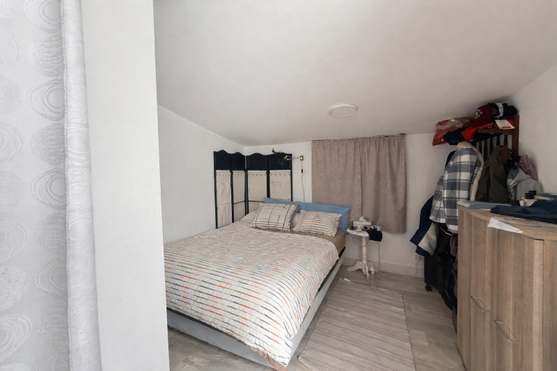 
                                                Vente
                                                 Maison de plain-pied, 3ch, studio indépendant, tout à l'égout