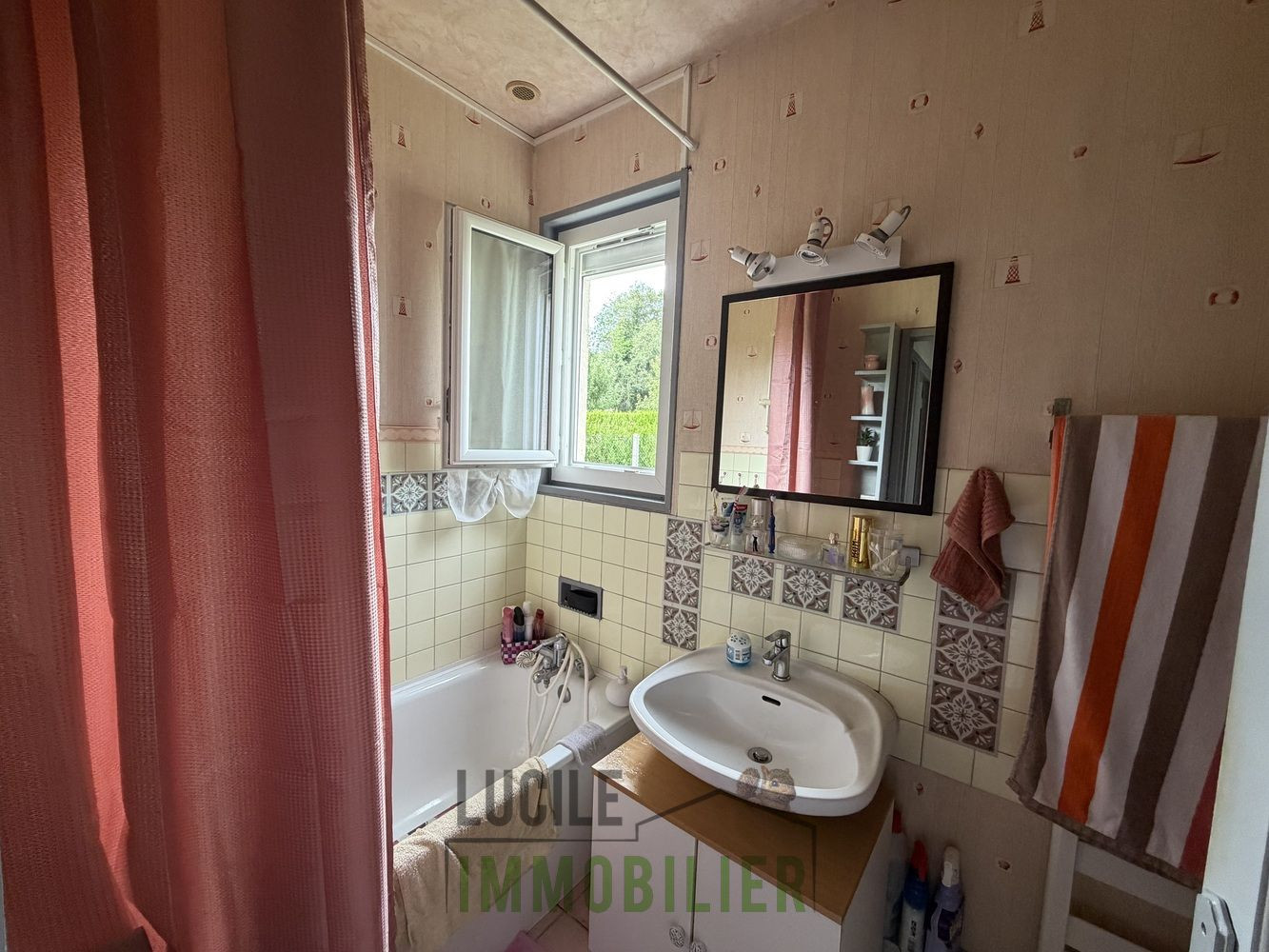 
                                                Vente
                                                 Maison de plain-pied