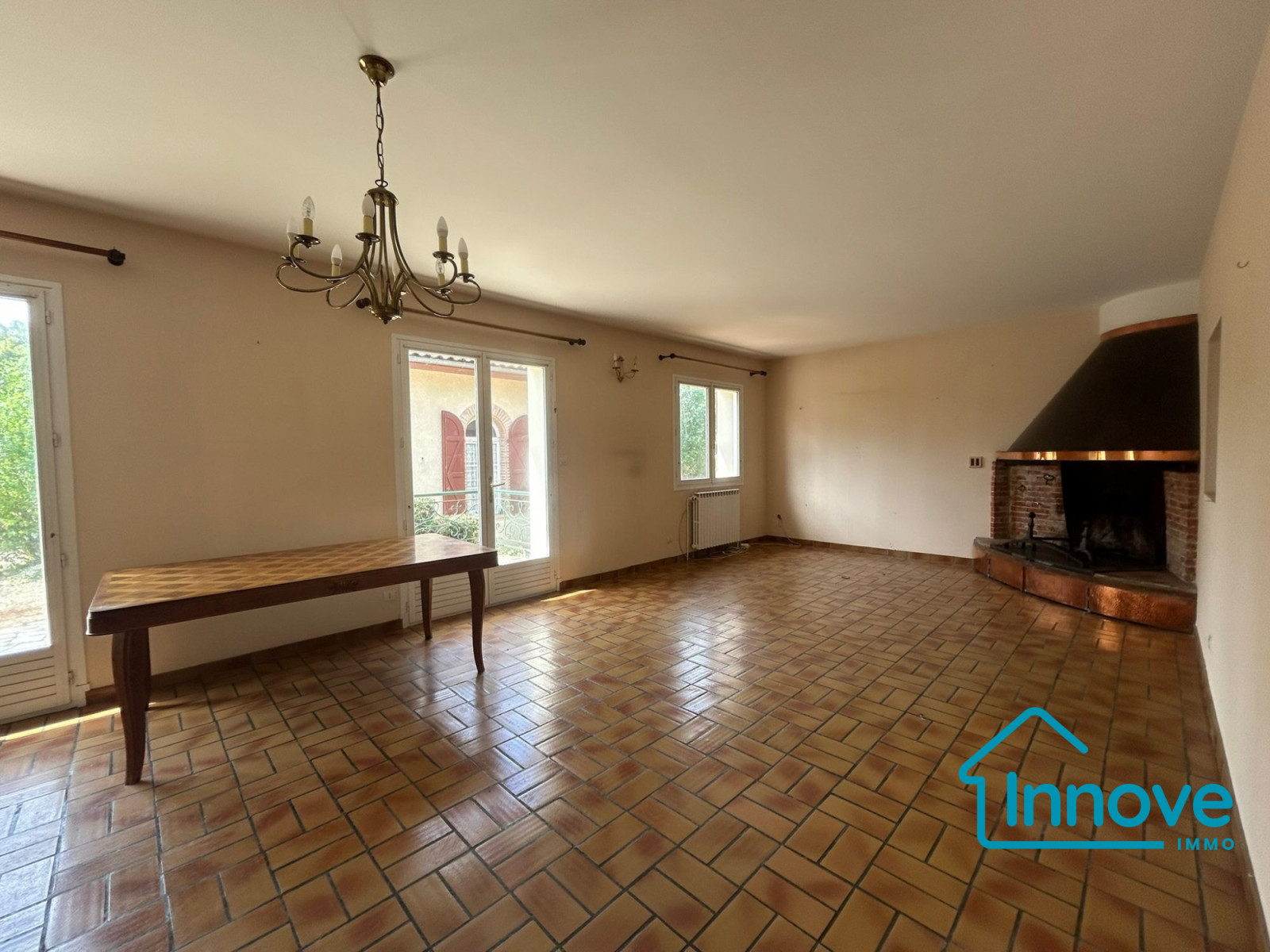 
                                                Vente
                                                 Maison de plain-pied à proximité des commodités