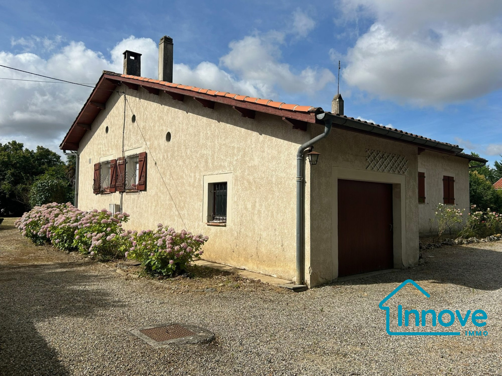
                                                Vente
                                                 Maison de plain-pied à proximité des commodités