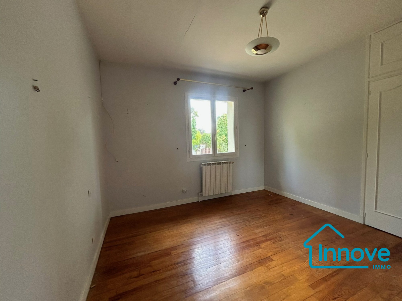 
                                                Vente
                                                 Maison de plain-pied à proximité des commodités