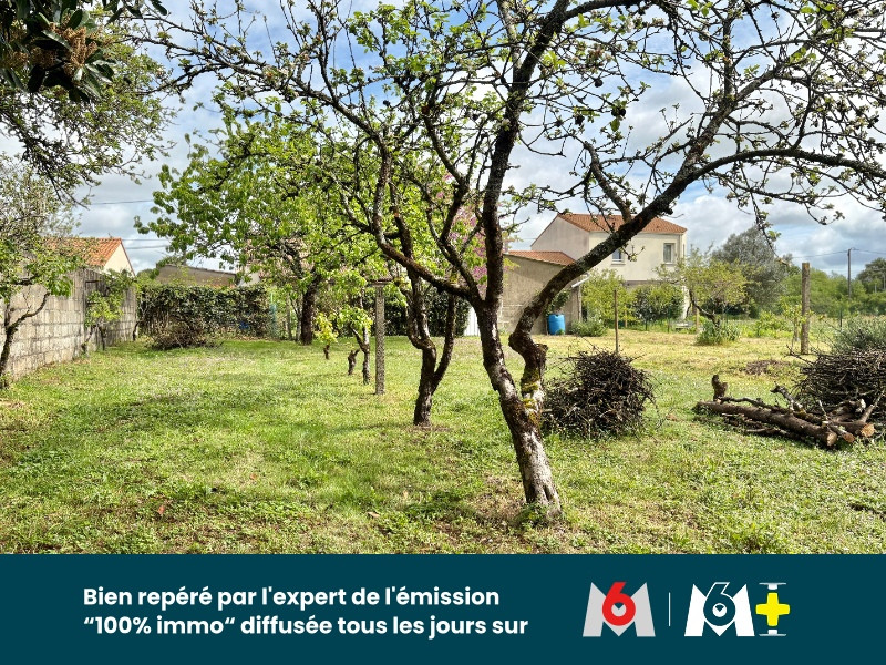 
                                                Vente
                                                 Maison de plain-pied à Ragon - avec garage - non mitoyenne - dépendance - grand jardin et véranda.