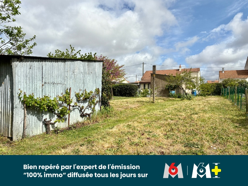 
                                                Vente
                                                 Maison de plain-pied à Ragon - avec garage - non mitoyenne - dépendance - grand jardin et véranda.