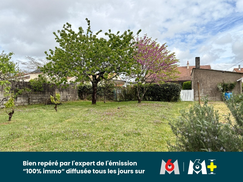 
                                                Vente
                                                 Maison de plain-pied à Ragon - avec garage - non mitoyenne - dépendance - grand jardin et véranda.