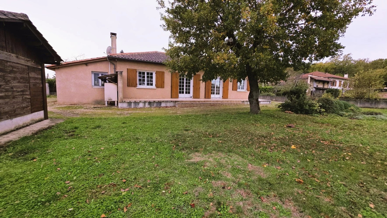 
                                                Vente
                                                 Maison de plain-pied avec grand terrain