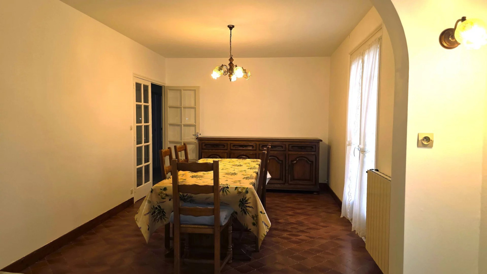 
                                                Vente
                                                 Maison de plain-pied avec grand terrain