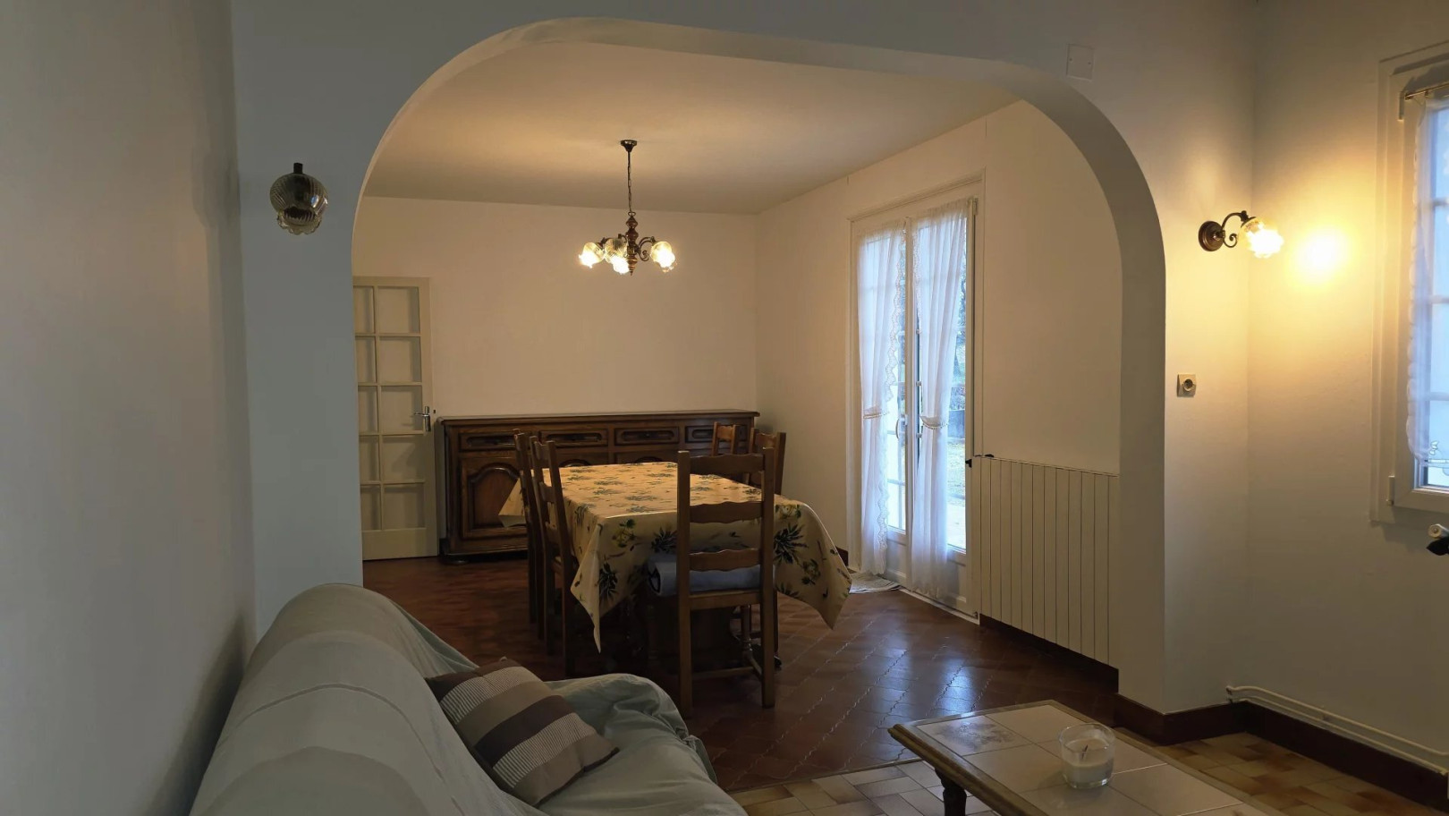 
                                                Vente
                                                 Maison de plain-pied avec grand terrain