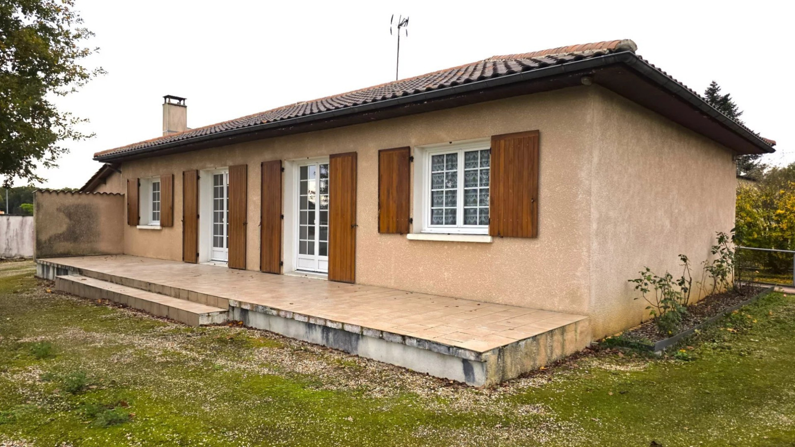 
                                                Vente
                                                 Maison de plain-pied avec grand terrain