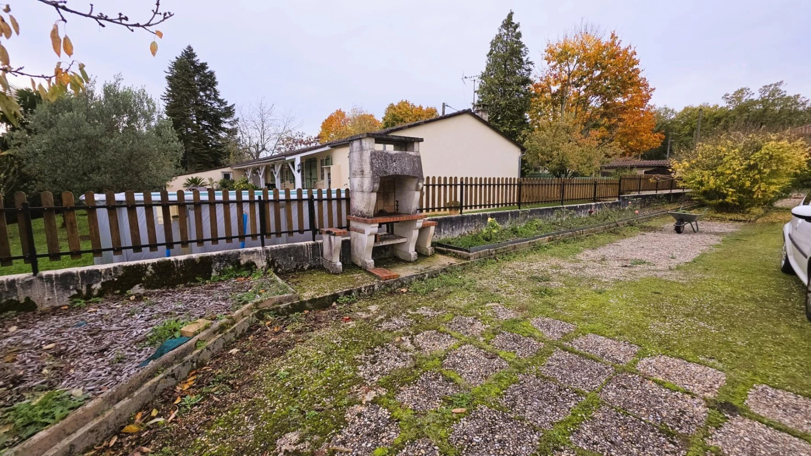 
                                                Vente
                                                 Maison de plain-pied avec grand terrain