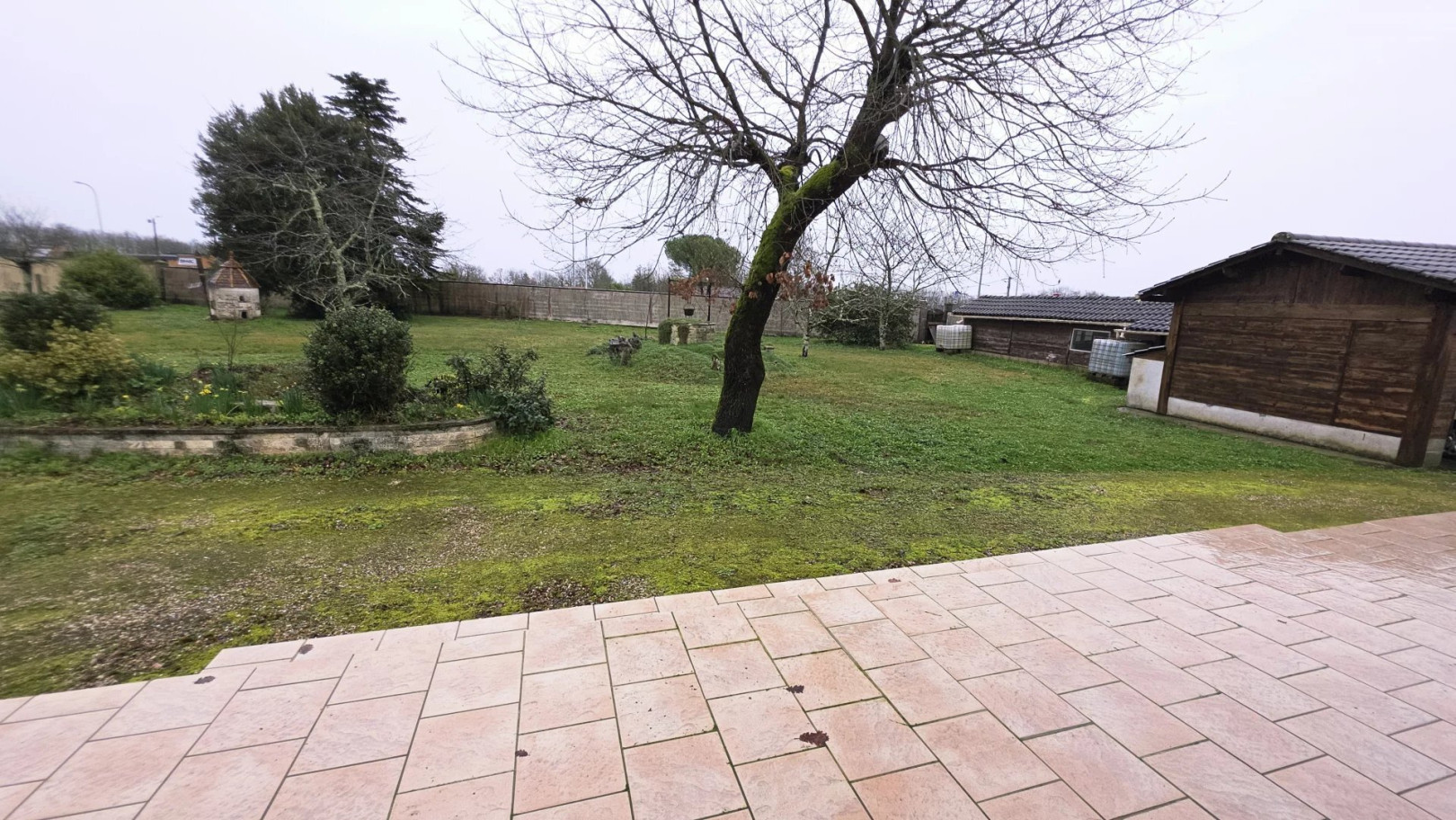 
                                                Vente
                                                 Maison de plain-pied avec grand terrain