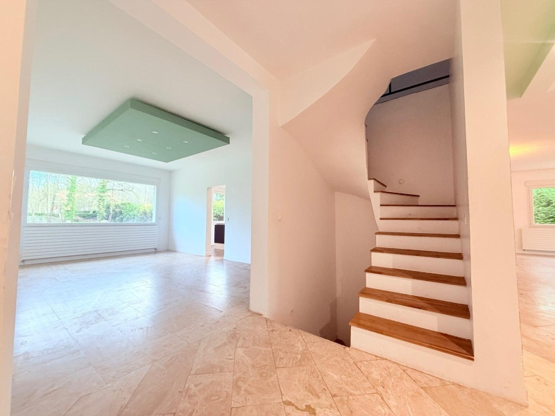 
                                                Vente
                                                 Maison de prestige 450m2- Parc 5300m2- 7 chambres- Proche Chantilly