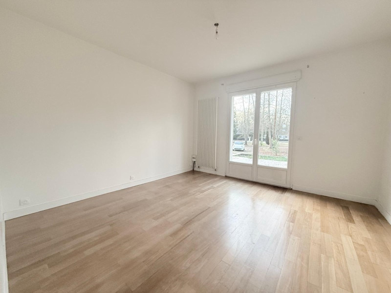 
                                                Vente
                                                 Maison de prestige 450m2- Parc 5300m2- 7 chambres- Proche Chantilly