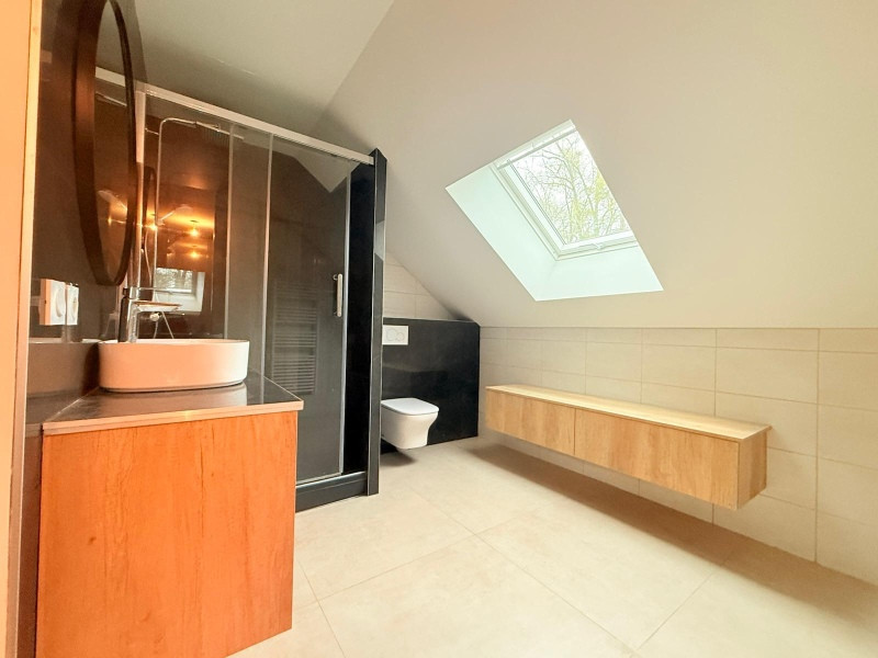 
                                                Vente
                                                 Maison de prestige 450m2- Parc 5300m2- 7 chambres- Proche Chantilly