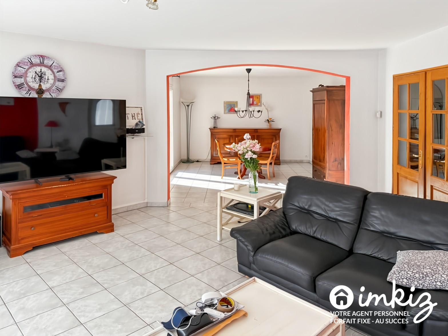 
                                                Vente
                                                 Maison de standing 190 m² piscine et garage double