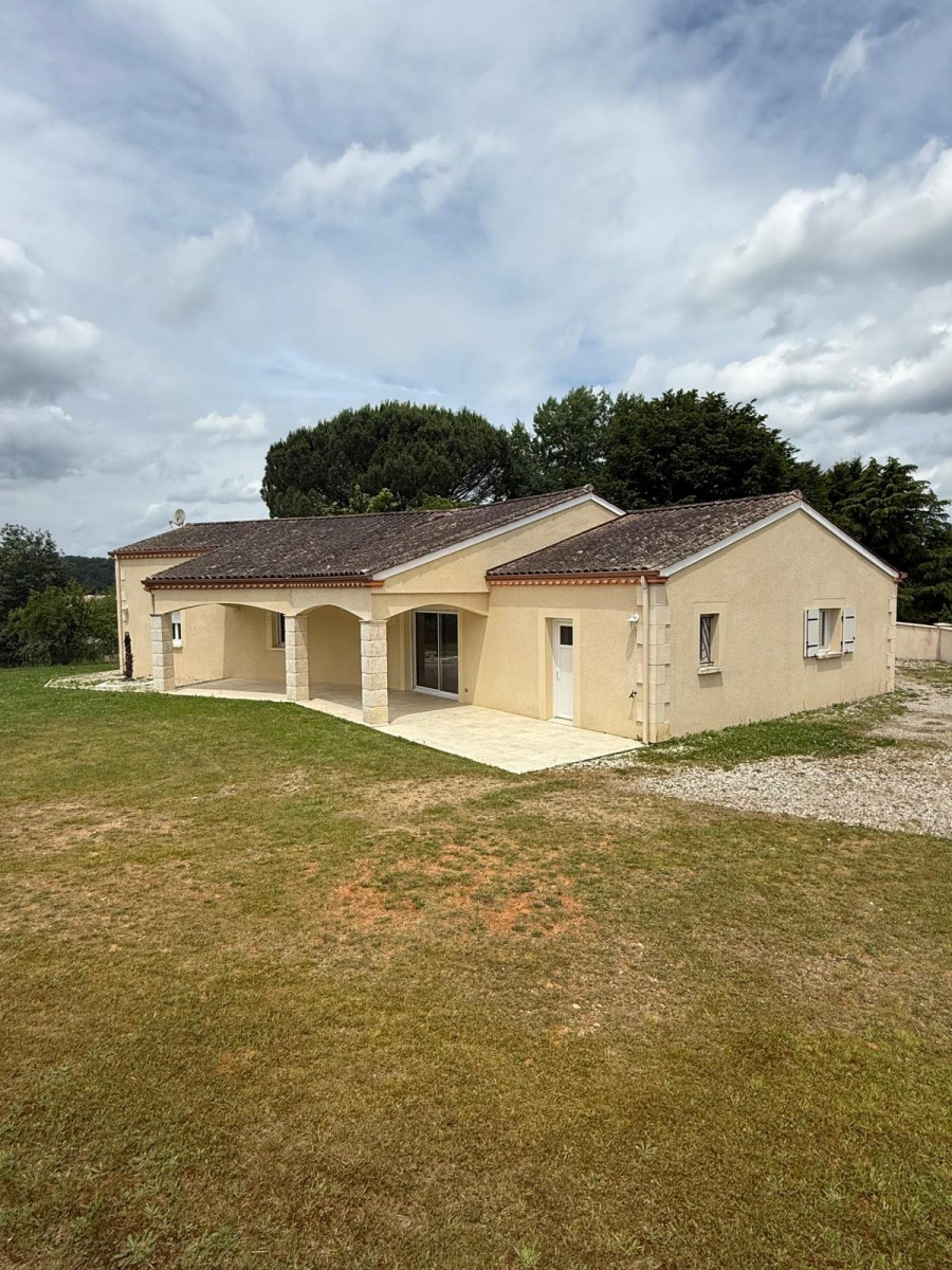
                                                Vente
                                                 Maison de standing opportunité à saisir