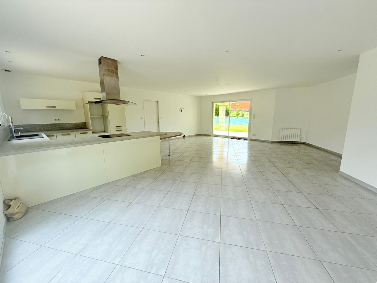 
                                                Vente
                                                 Maison de standing opportunité à saisir