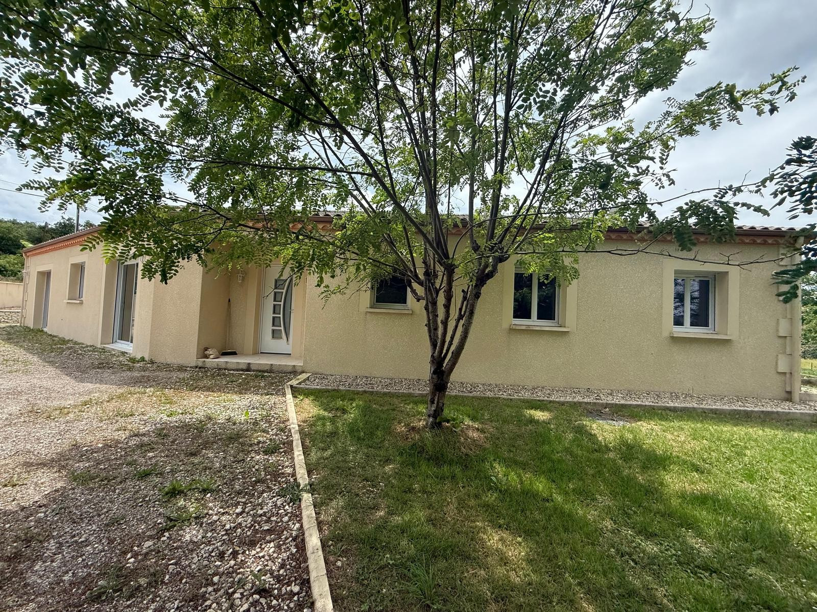
                                                Vente
                                                 Maison de standing opportunité à saisir