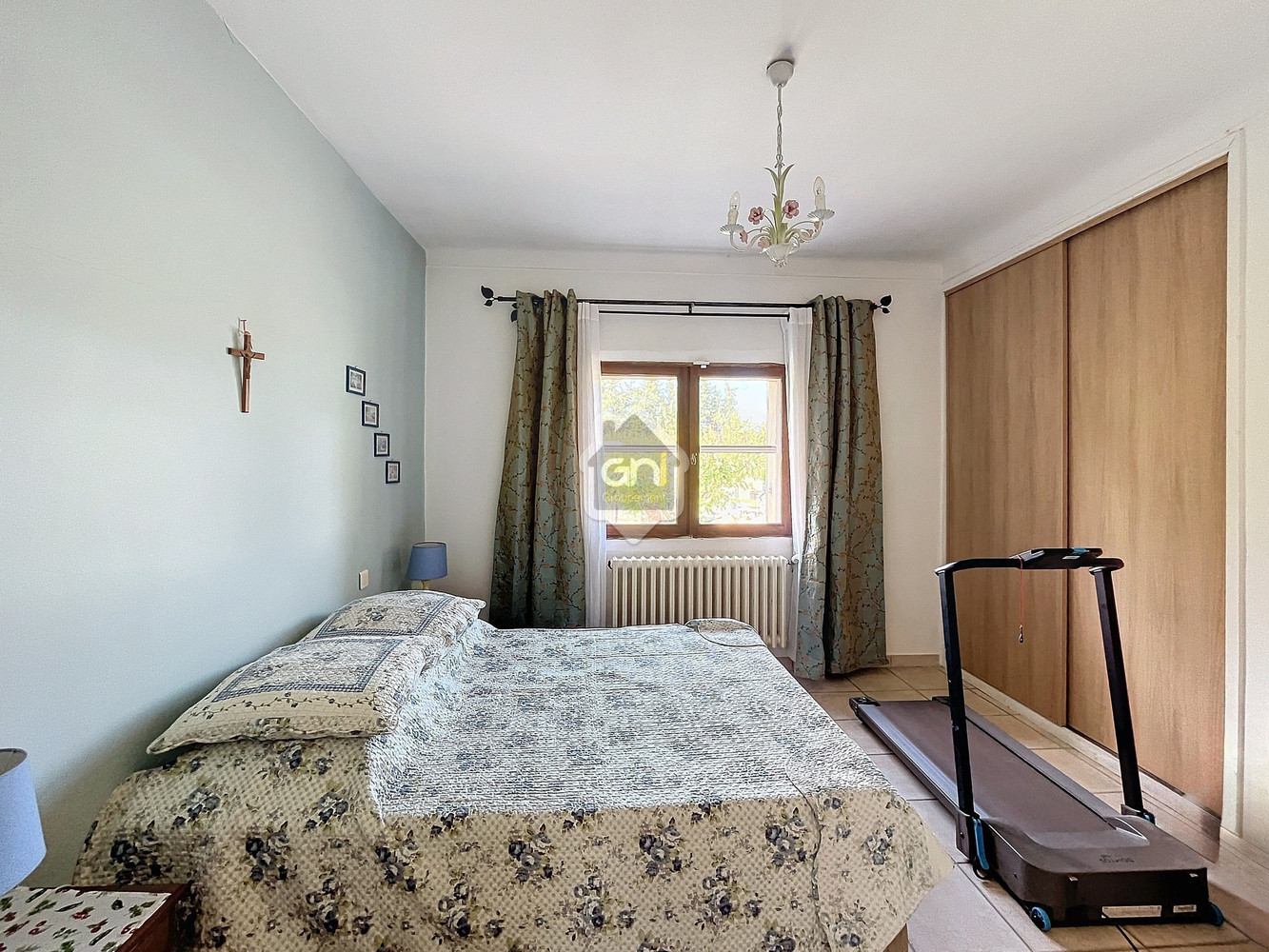 
                                                Vente
                                                 Maison de Type 5 sur 1577m2 de jardin.