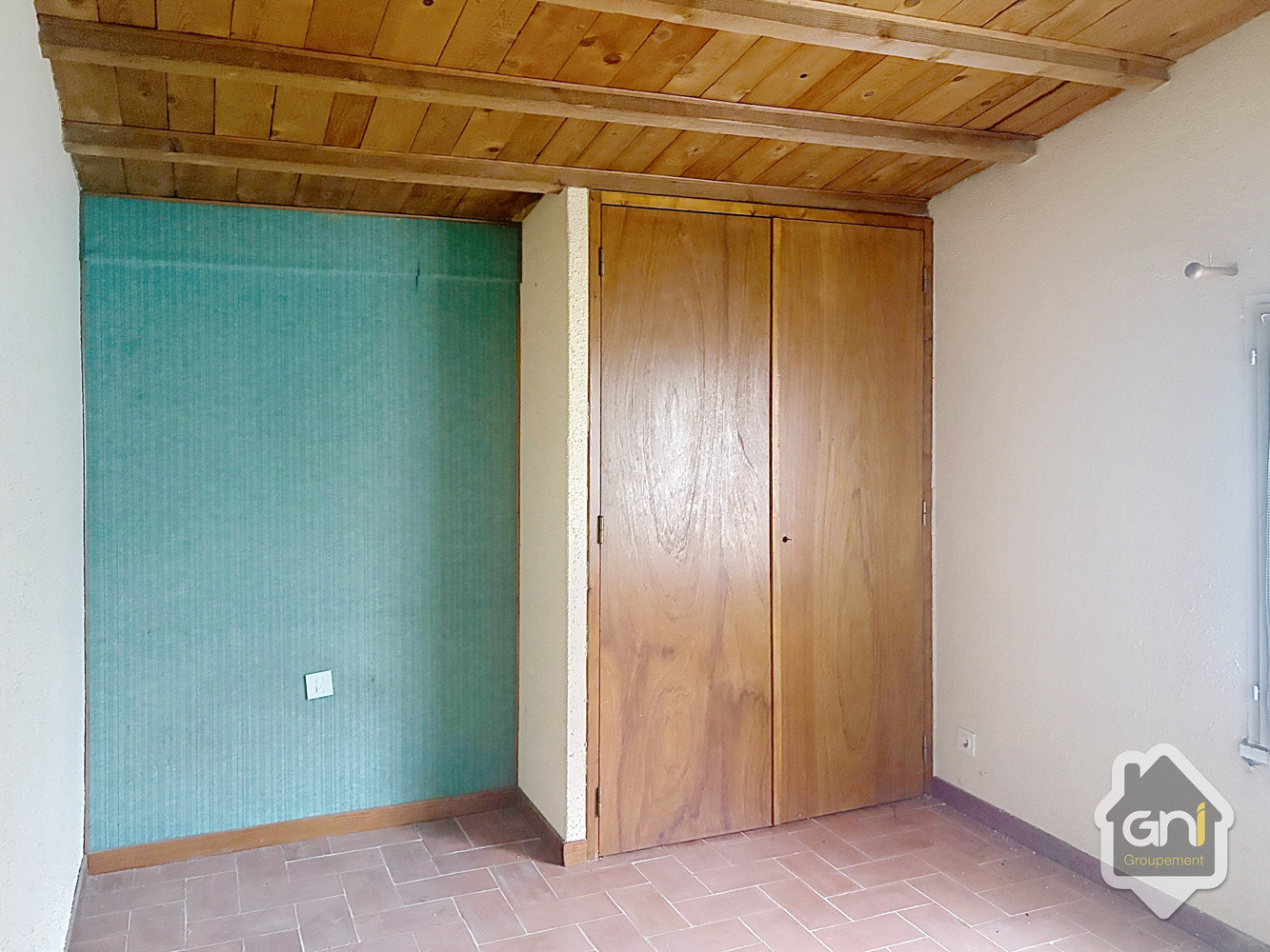 
                                                Vente
                                                 Maison de Type 7 avec jardin.