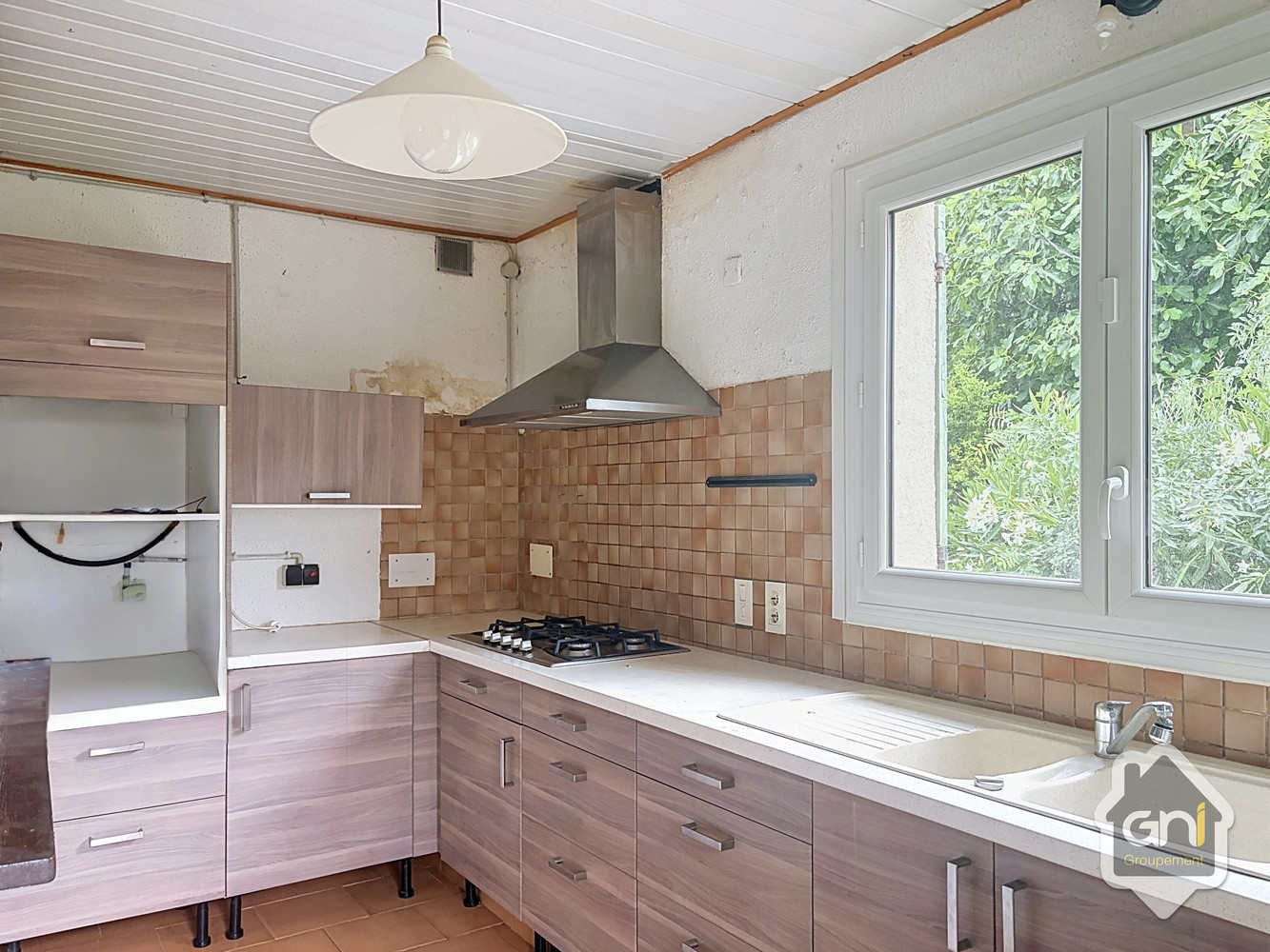 
                                                Vente
                                                 Maison de Type 7 avec jardin.