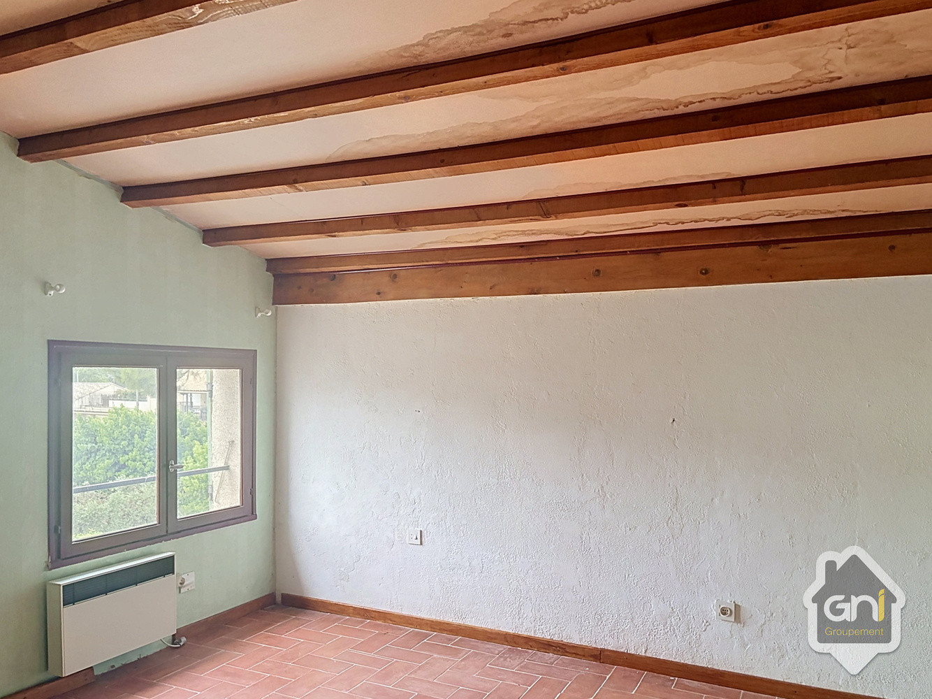
                                                Vente
                                                 Maison de Type 7 avec jardin.