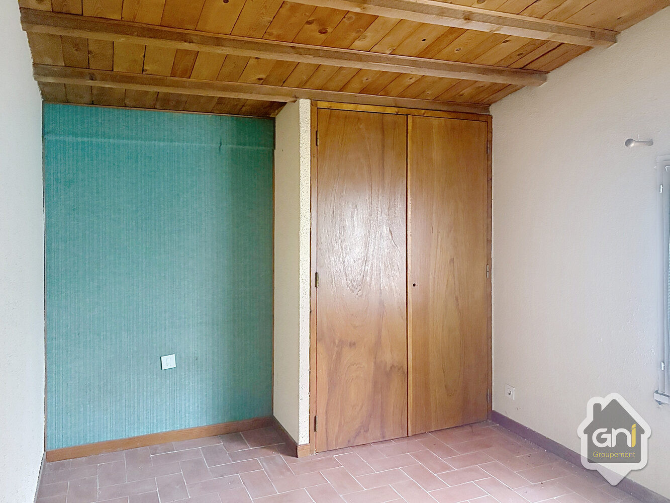 
                                                Vente
                                                 Maison de Type 7 avec jardin.